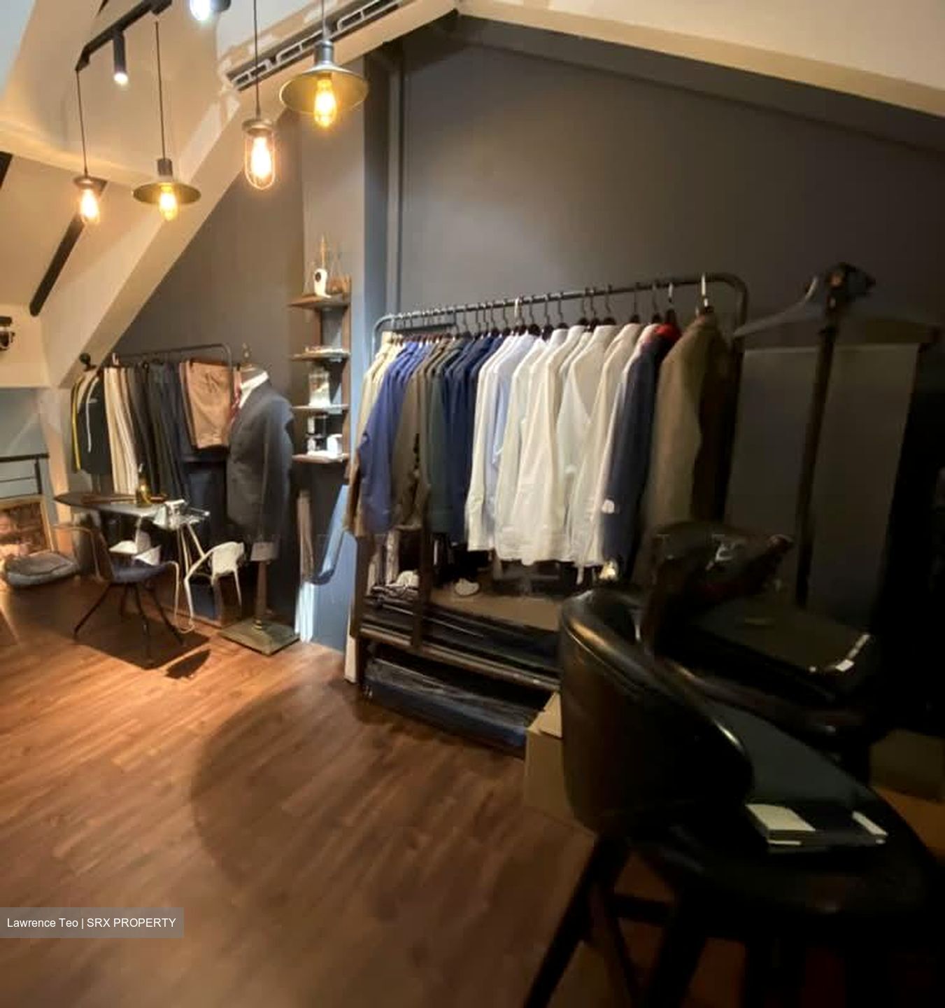 North Bridge Road (D7), Retail #563317241